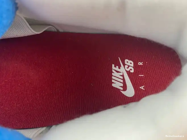 MaikeSneakers Jordan DR5415-104 SB Retro 4 0607